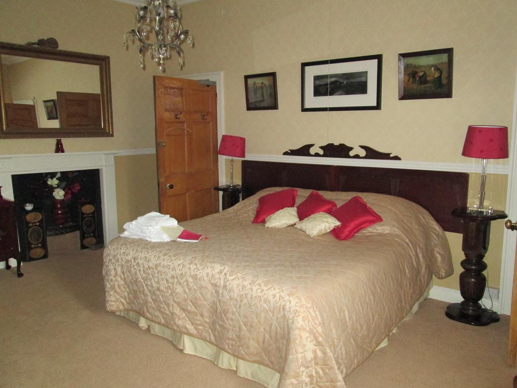 Priskilly Forest Country House Фишгард Екстериор снимка