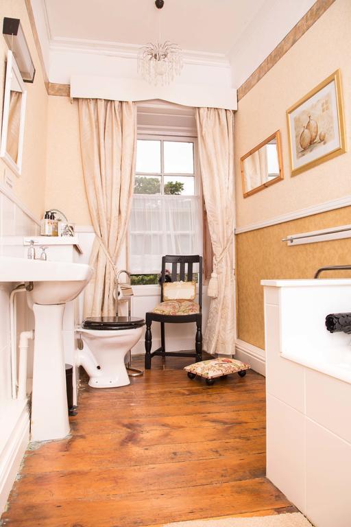 Priskilly Forest Country House Фишгард Екстериор снимка